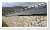 Historische Mauer des Steinberges. Die 3km lange Mauer wurde mit Naturschiefer Schablonen Restauriert Historische Mauer des Steinberges. Die 3km lange Mauer wurde mit Naturschiefer Schablonen Restauriert